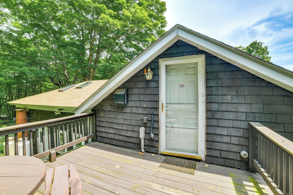 Cozy Catskills Vacation Rental With Deck! view 5