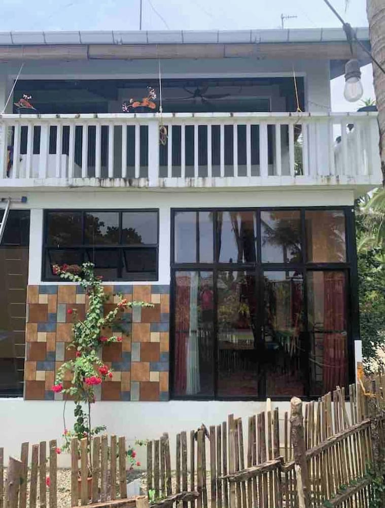 Spacious Beachfront House With Rooftop Deck in Macrohon, Philippines