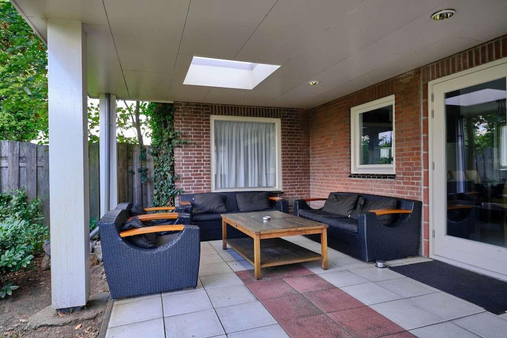 Lovely Group Home With Lots of Privacy, Ideal for Families and Friends view 2