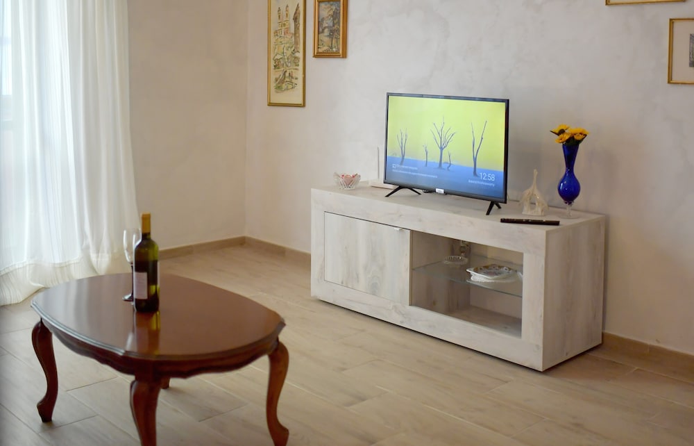 IzzHome La Signorina