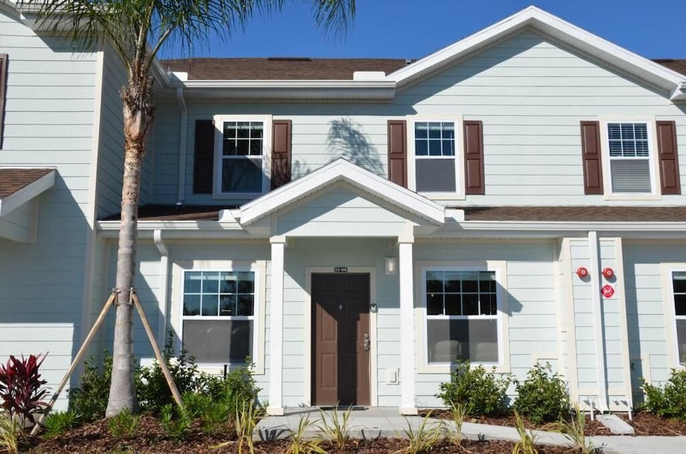 Lucaya 3 Bedroom 2 Bath Townhome With Sophisticated Kitchen view 4
