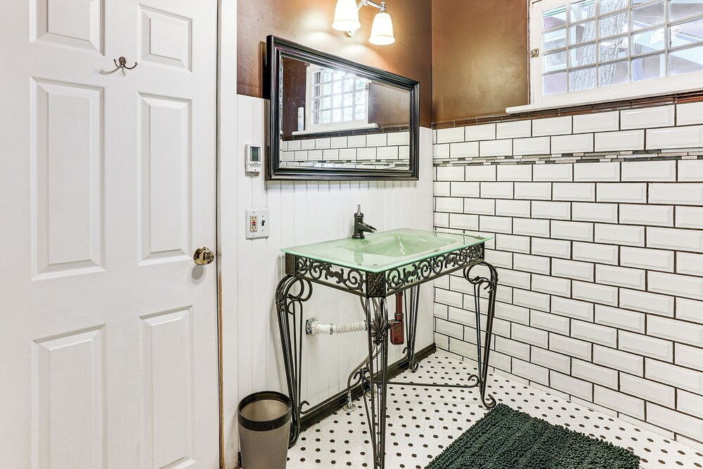 2 Mi to Downtown Spokane: Nurse-ready Rental