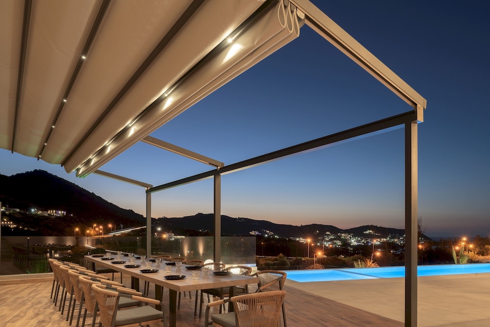 Luxurious Villa Dias With Tennis Court by Estia