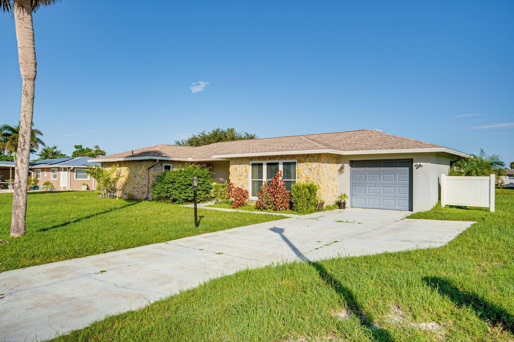 Fishing, Beach, Pool Fun! Rotonda West Family Home