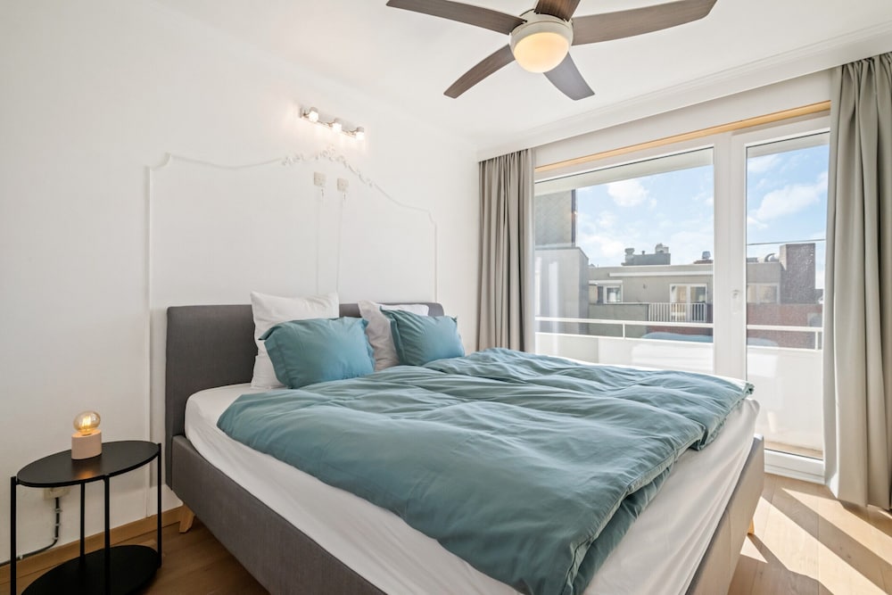 Flat by the Seaside With Stunning Ocean Views