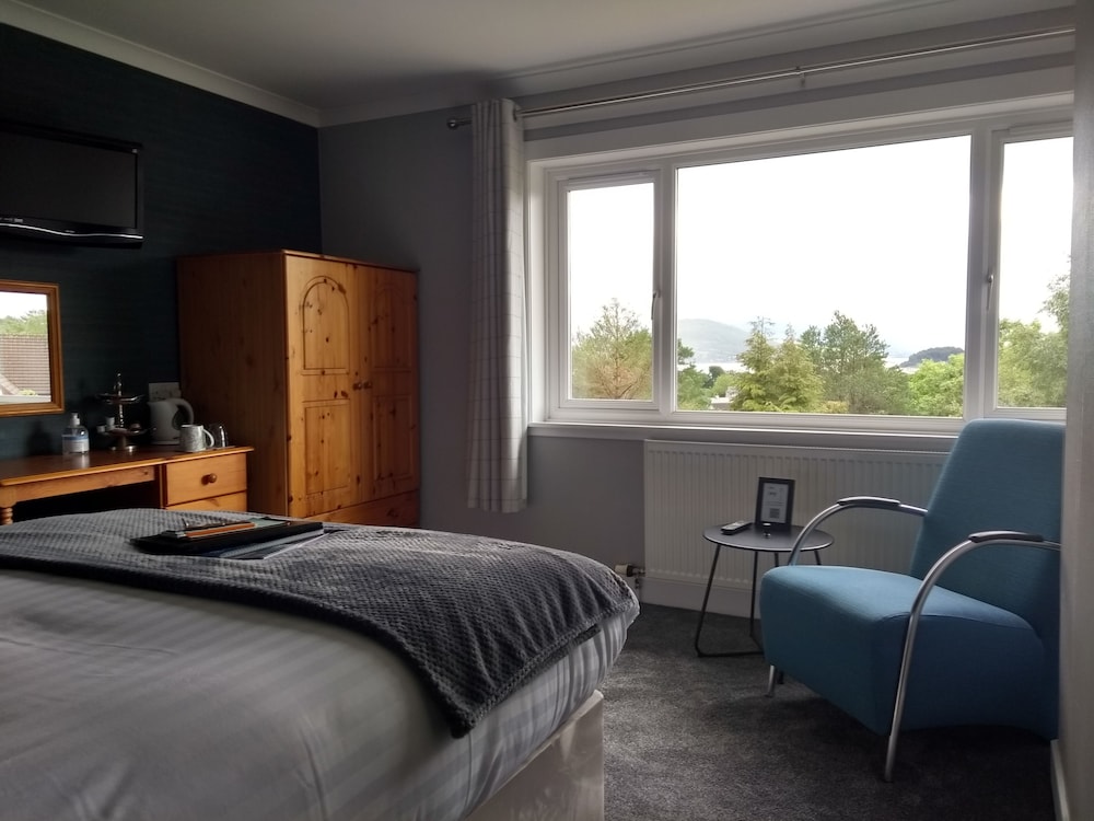 Braeburn Guest House / B&B