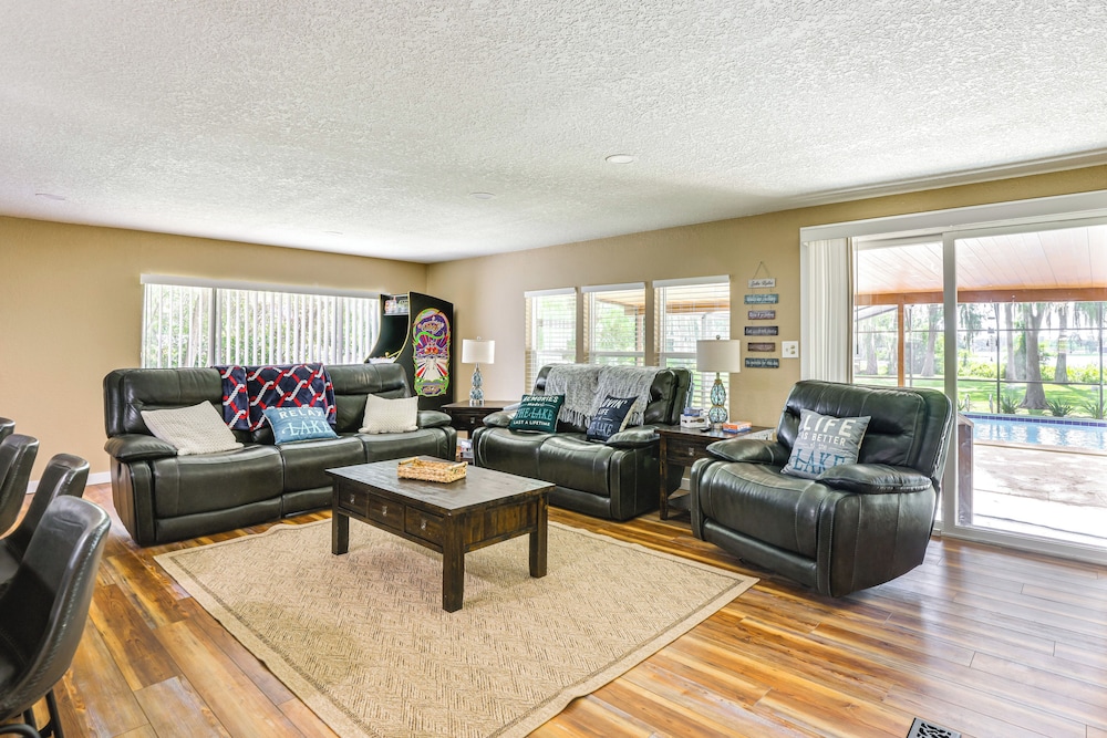 Lakefront Home w/ Hot Tub & Dock in Orlando!