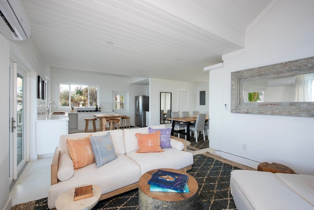 Veselka - Remodeled Home On Double Bay Beach 3 Bedroom Home