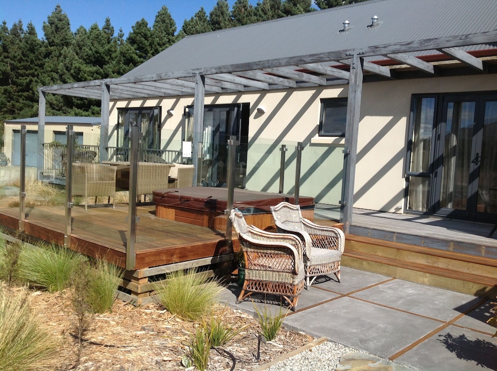 Websters on Wanaka Lodge