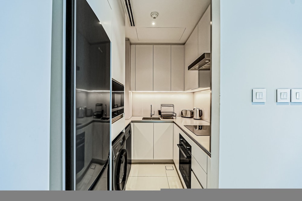 Luxury at JBR Jumeirah Gate Tower 1