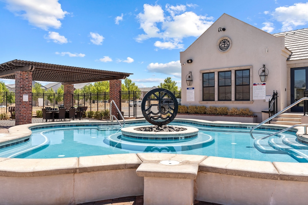 Desert Jewel With Private Gym And Pool 4 Bedroom Townhouse