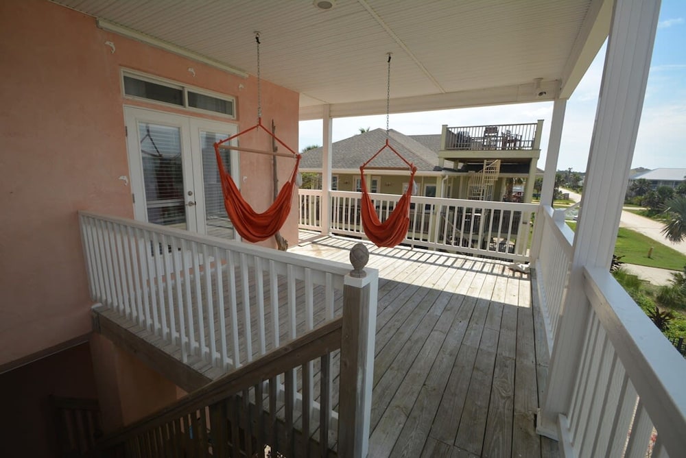 Just Beachy A Luxury Retreat Sleeps 12 3 Levels With Elevator- Perfect for 1-3 Families