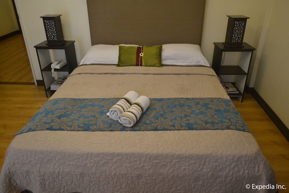 Twin Pines Suites