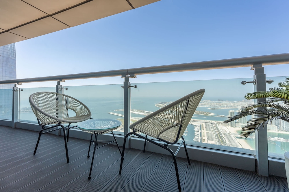 Luxurious 2-bedroom Apartment Perfect for Families in Dubai Marina