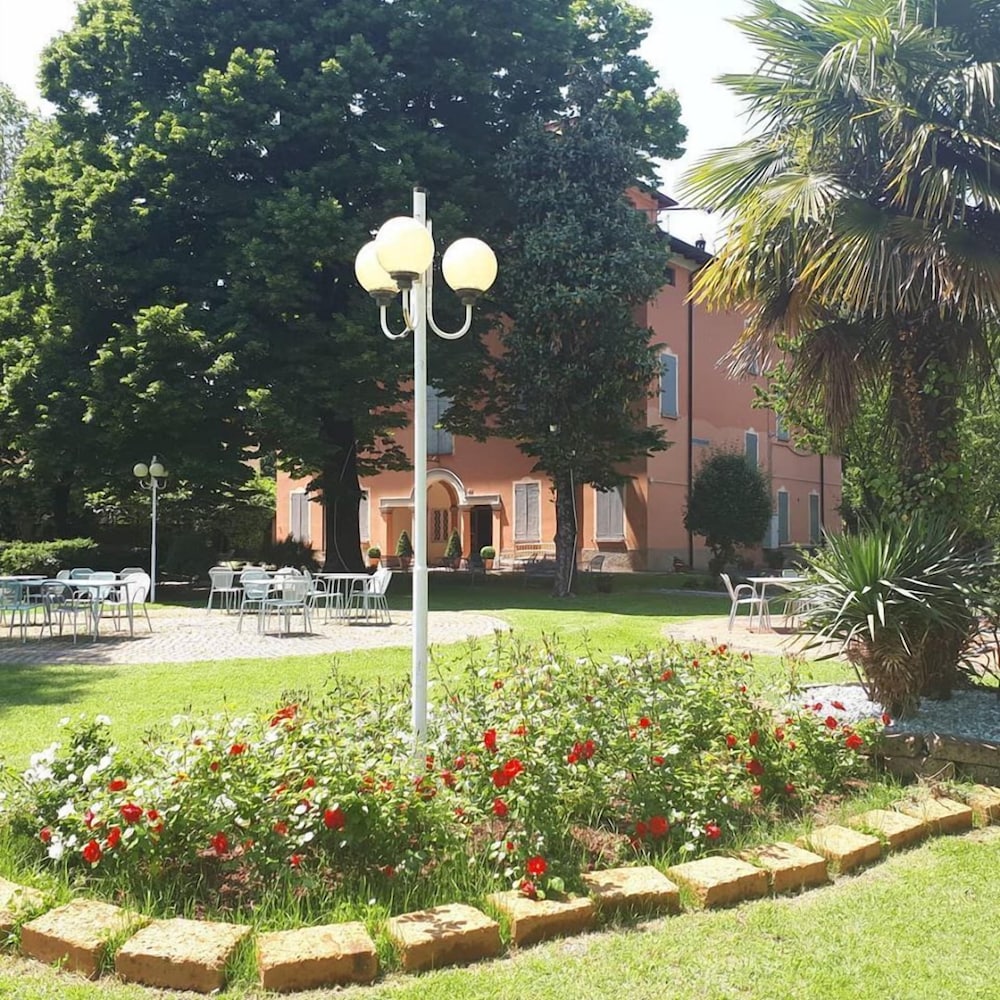 Mery Bistrot in Villa Bisbini view 4