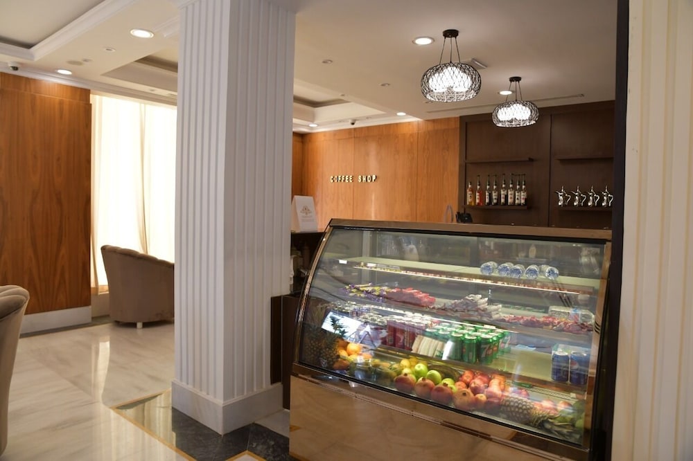 Crown City Hotel