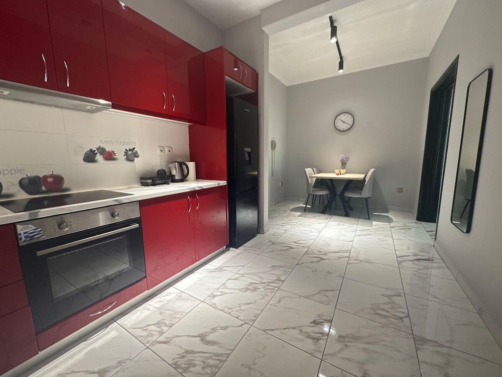 Red Roses Apartment - At083