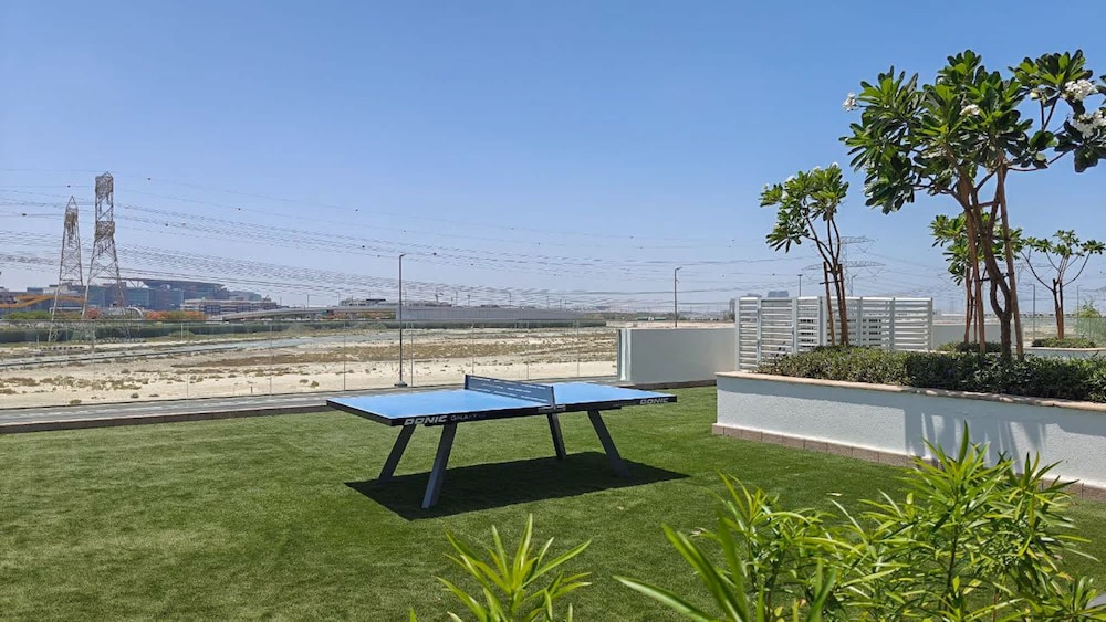 Stylish Studio Retreat in Riviera 33 Near Downtown
