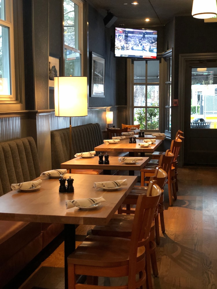 Napa Valley / Sonoma Vacations - Calistoga Inn Restaurant and Brewery - Property Image 22