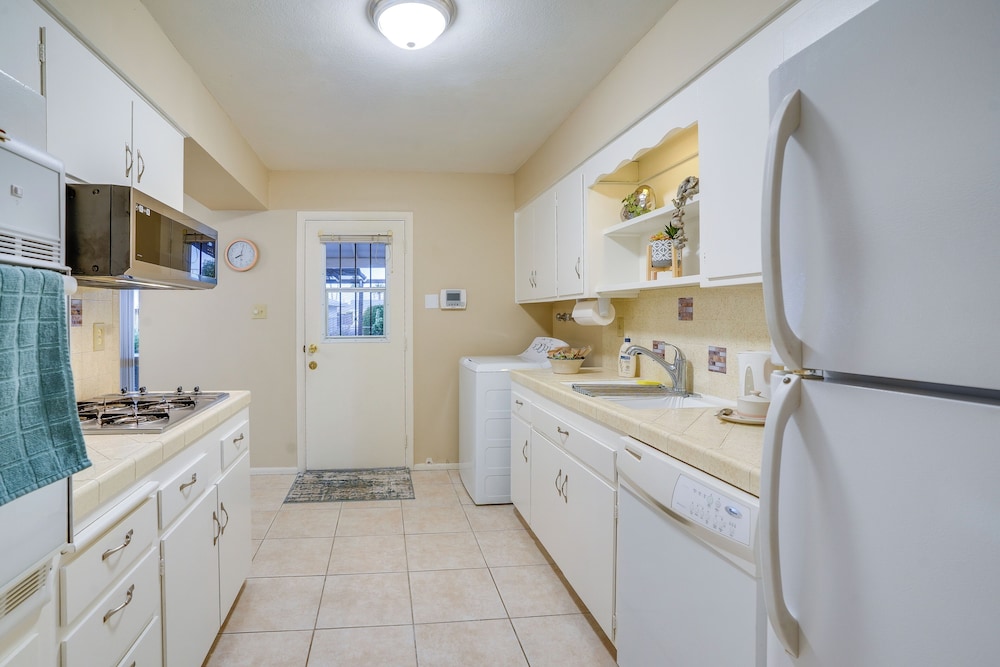 Patio & Yard: Sun City Home Near Casinos