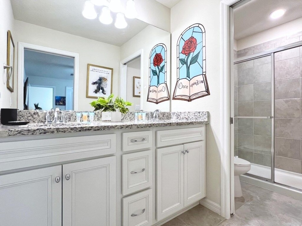Stunning Themed 7 Bed Pool Home With Theater-3229l 7 Bedroom Home