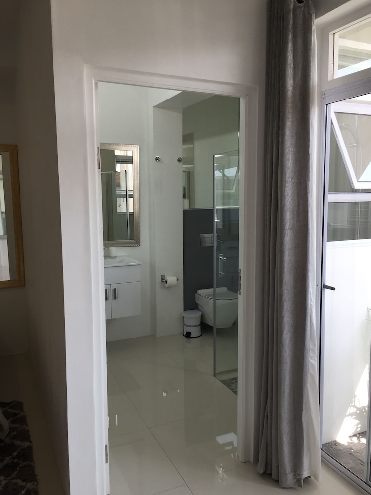 Greenways Beach House