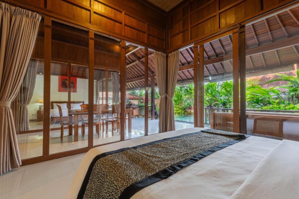 Sari Bamboo Bungalows