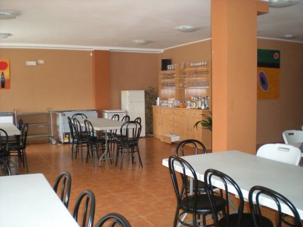 Food & Beverage