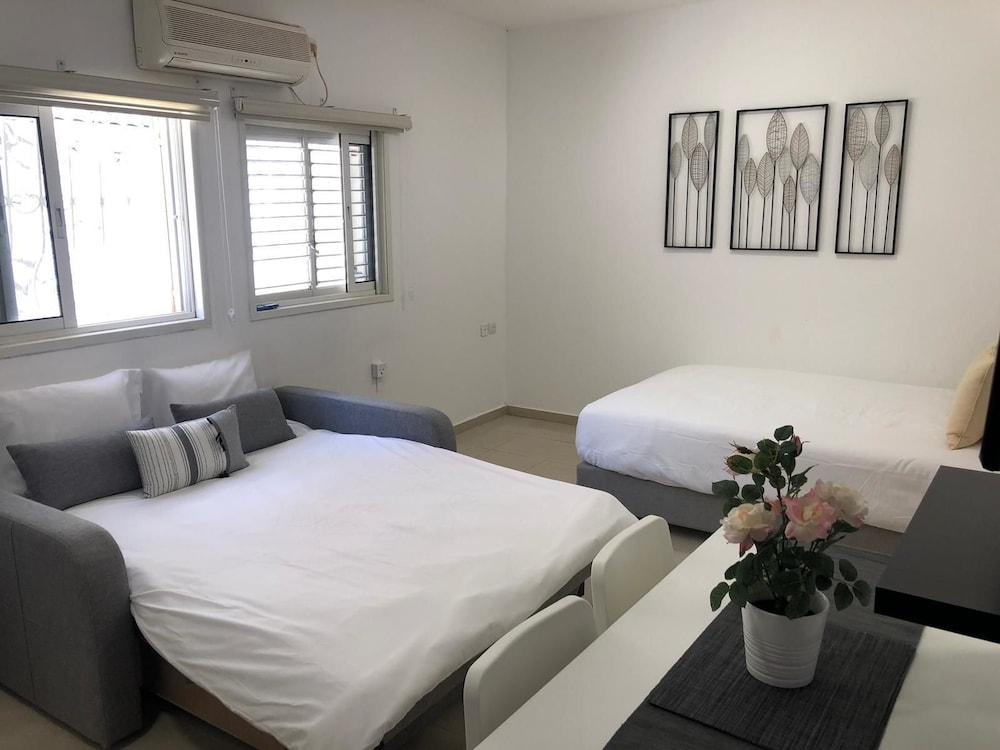 New Cozy Suite W Garden 300M From Beach view 2