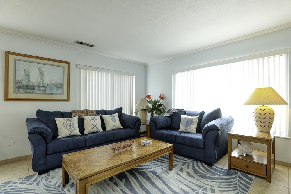 331 San Luis 2 Bedroom Duplex by RedAwning view 2