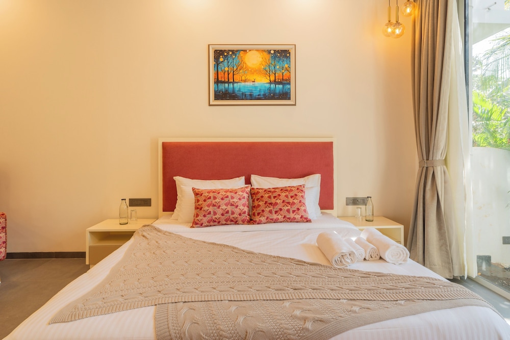 ELIVAAS Laguna Camellia | Luxe 4 BHK Villa Near Popular Beaches with Private Pool
