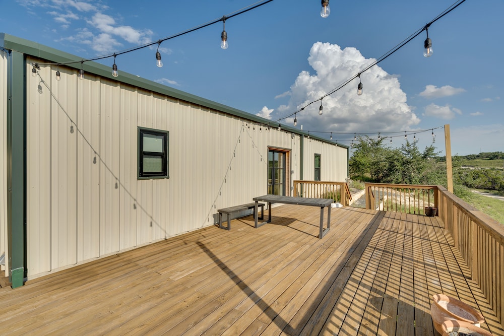 Getaway w/ Fire Pit 5 Mi to Pedernales River! - Property Image 17