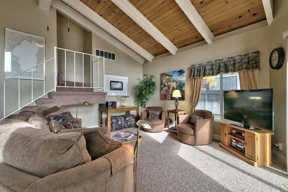 1673 Venice Drive 4 Bedroom Home