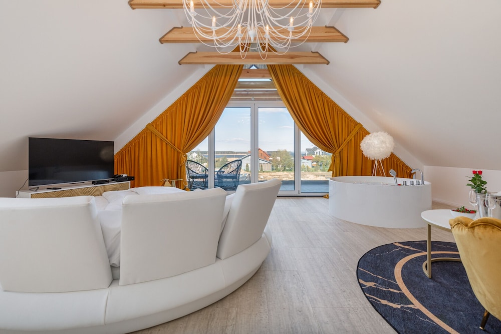 Holiday House Przystan Baltic by Renters view 3