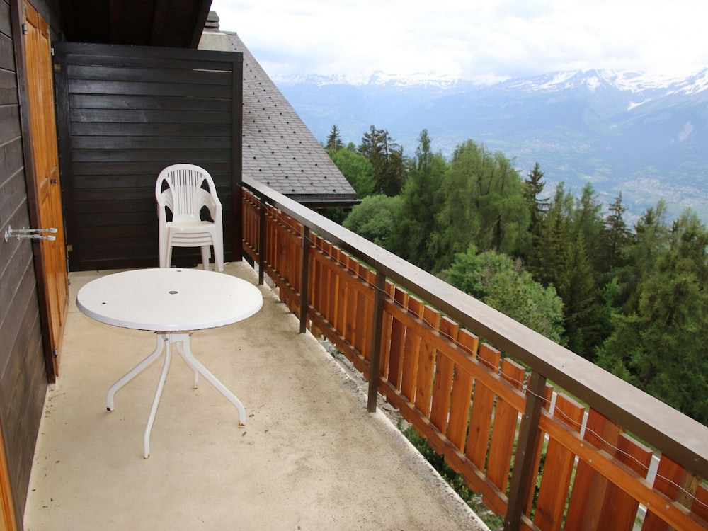 Extravagant Apartment With View