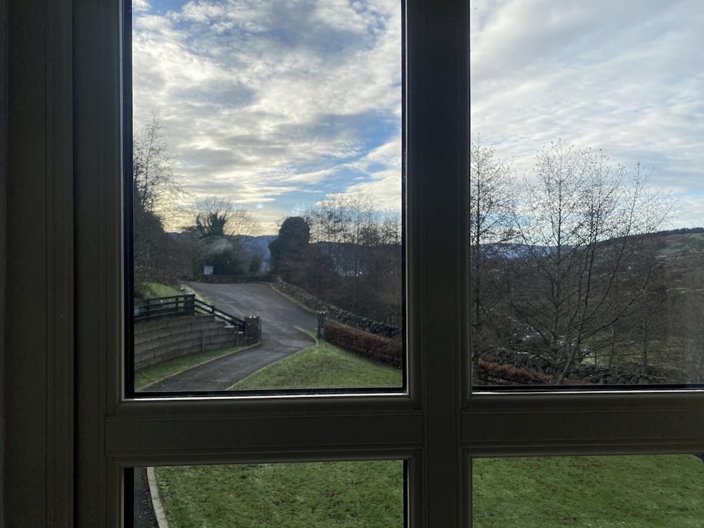 Mountain View Retreat in Rostrevor With hot Tub
