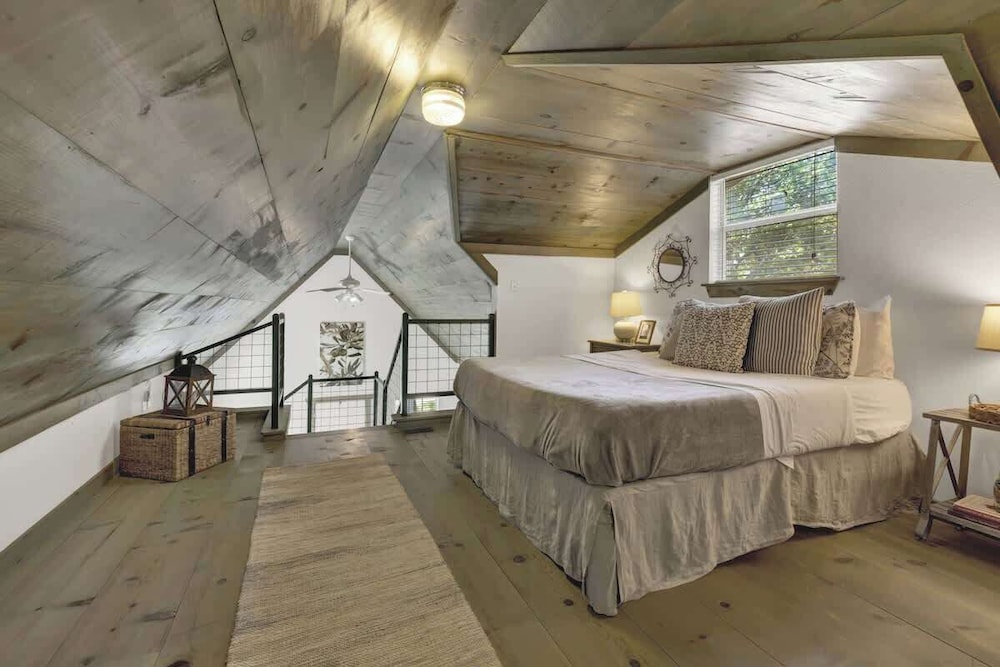 Cactus Flower Lodge-20 min to Downtown-starlit Sky Views