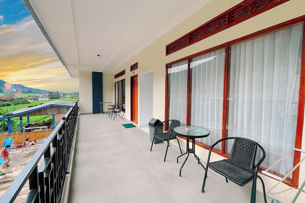 Simangande View & Resto By Helocus