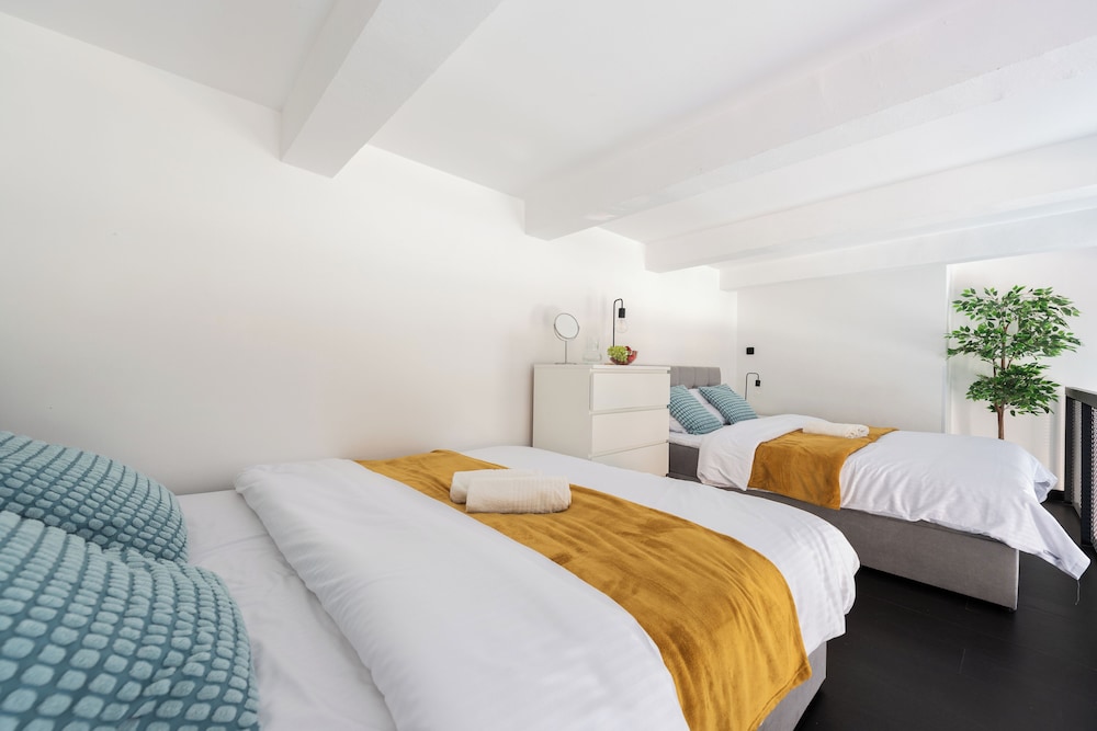 Apart loft hotel in Karlin