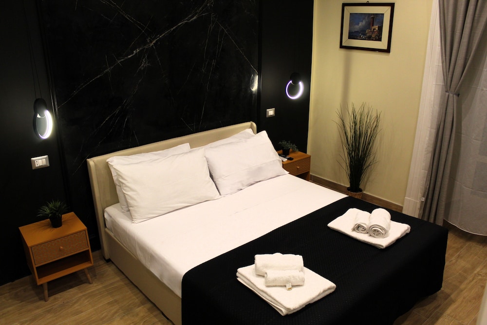 Blackwoody Contemporary Rooms - Toledo