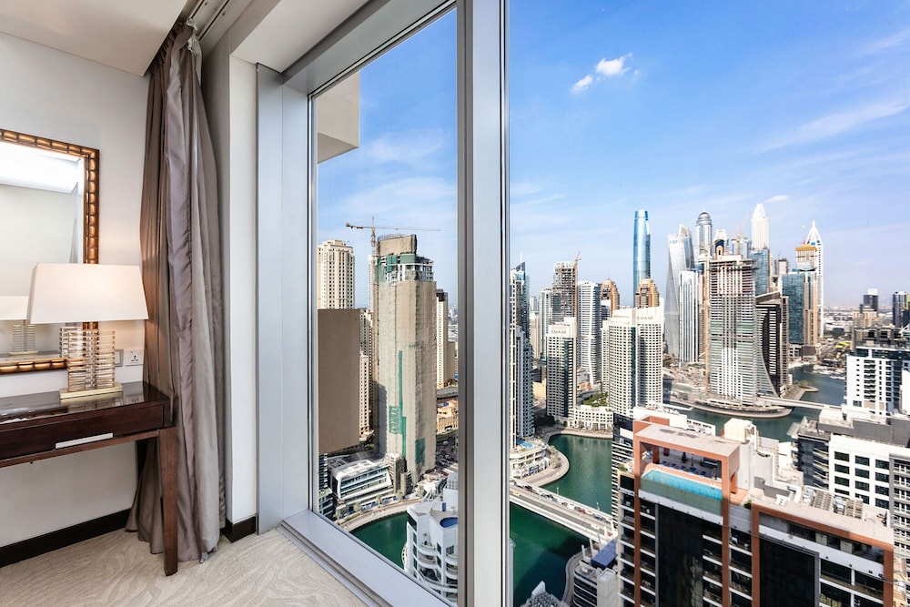 Marriott 1BR Apartment with Marina View