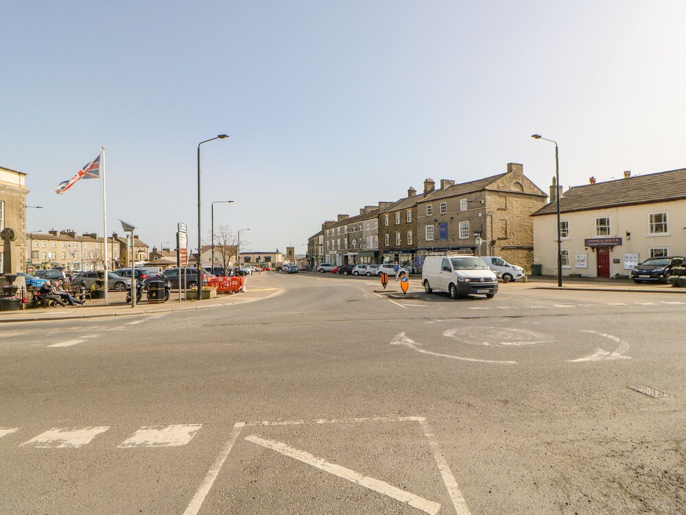 66 Dale Grove