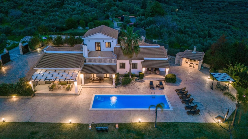 Olive Grove Luxurious Villa With Private Pool Est