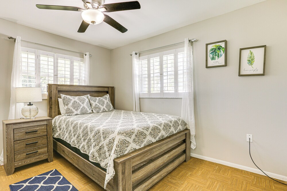 4 Mi to Lakes Park: Family Home in Fort Myers!