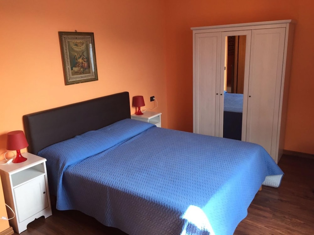 Gelsomino 3 Apartment Located in Front of the Lake view 5