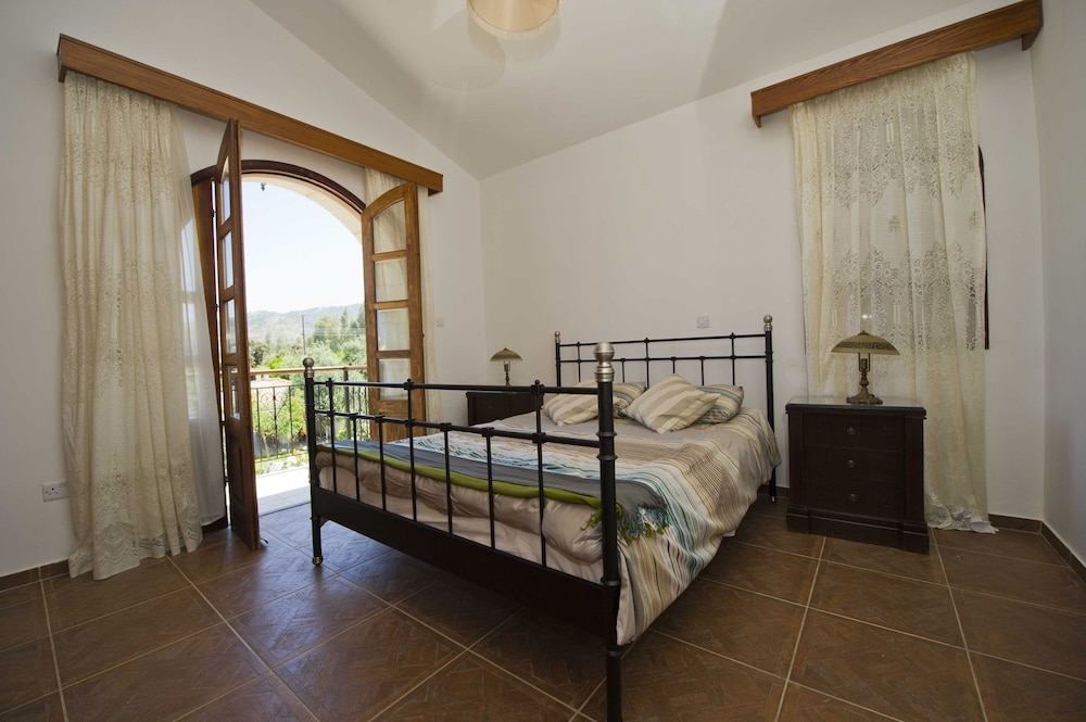 Constantinos Villa