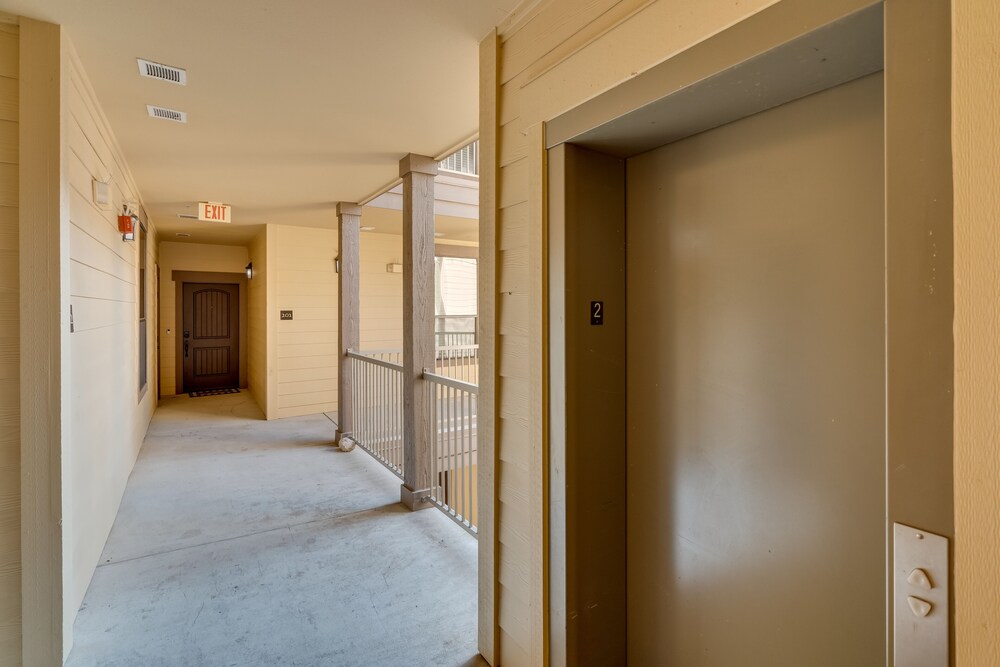 Jonestown Condo on Lake Travis w/ Community Pool! - Property Image 7