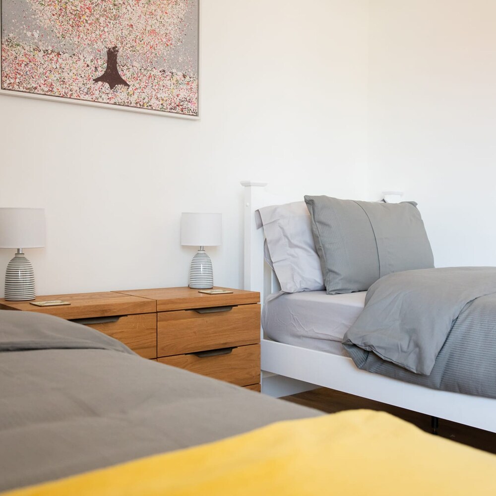 3BR Stylish Home Sea View Walk to East Wittering view 5