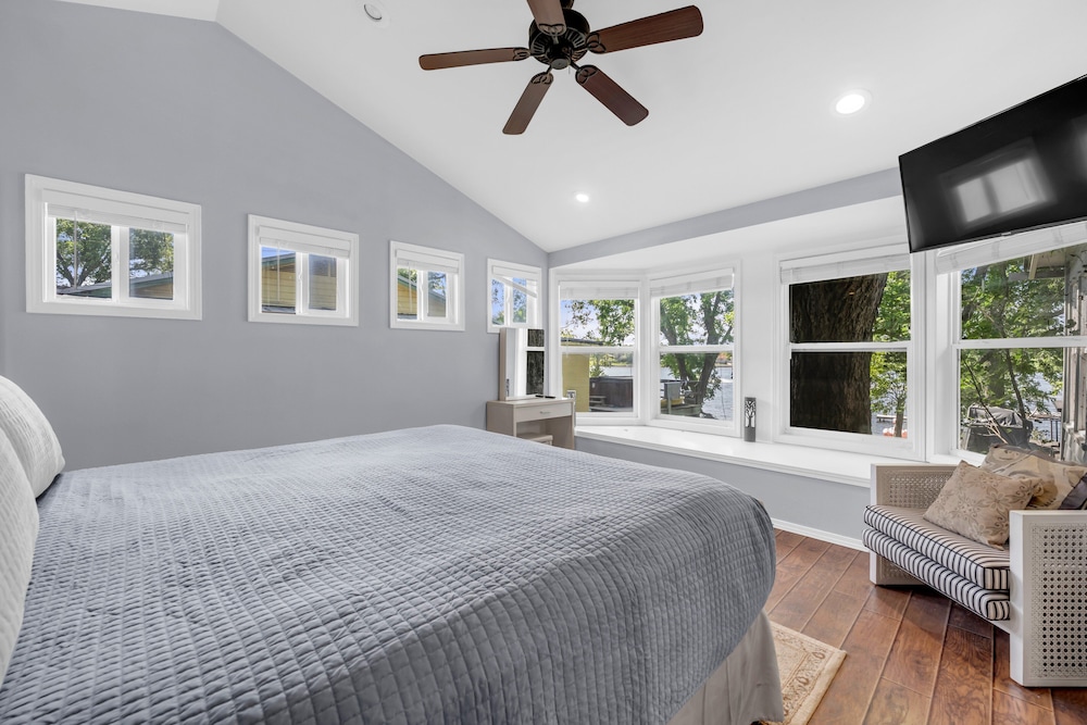 River Oaks Place