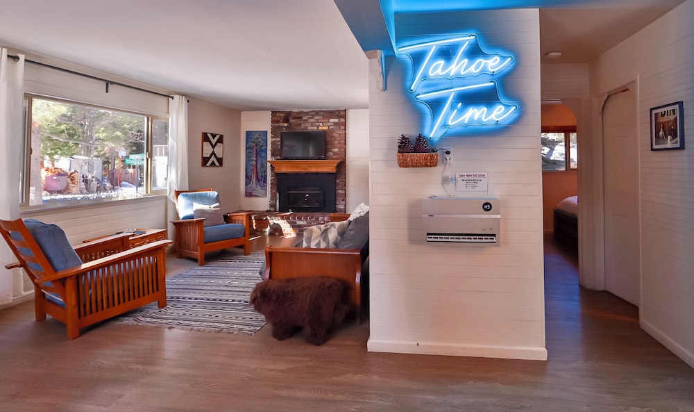 Charming Cherokee Cabin Secluded Stay for 6 Just 10 Minutes to Tahoe!